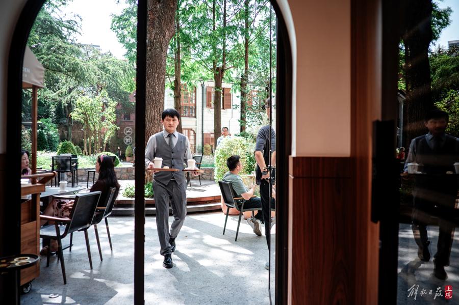 衡山路新添一景,賞花,用餐,咖啡,購物……法式小花園打開方式多