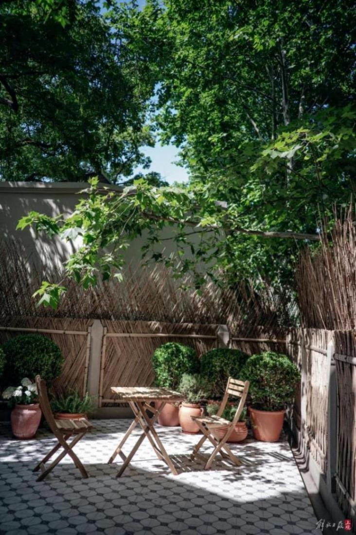 衡山路新添一景,賞花,用餐,咖啡,購物……法式小花園打開方式多