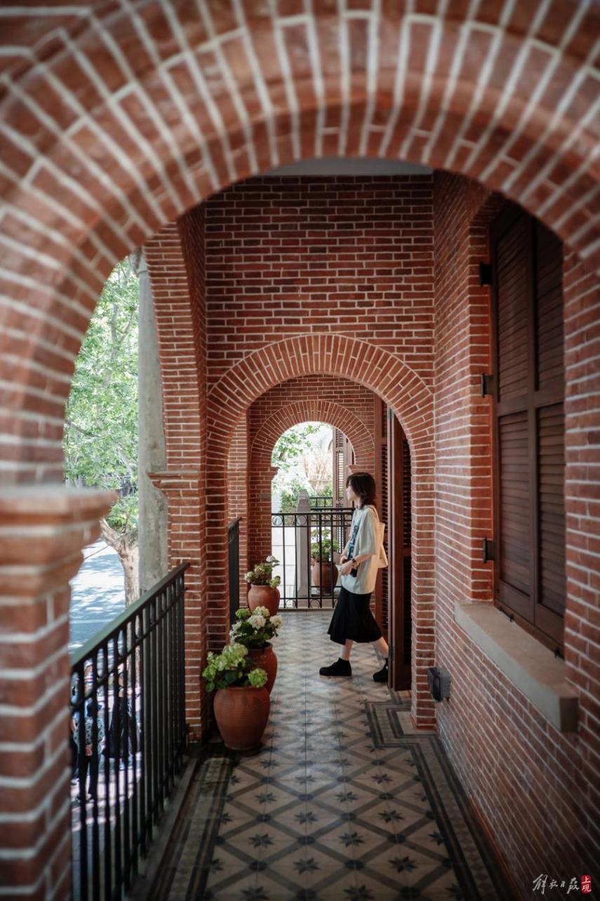 衡山路新添一景,賞花,用餐,咖啡,購物……法式小花園打開方式多