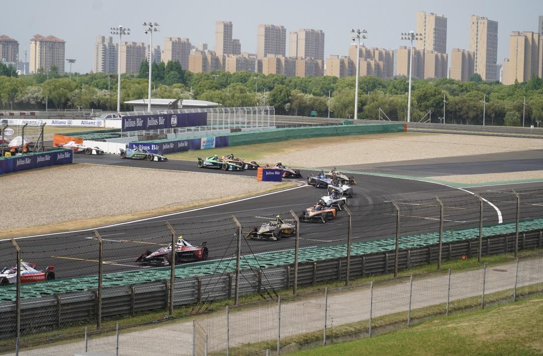 FE電動(dòng)方程式比賽上海站完美收官,保時(shí)捷車隊(duì)達(dá)科斯塔“逆襲”奪冠
