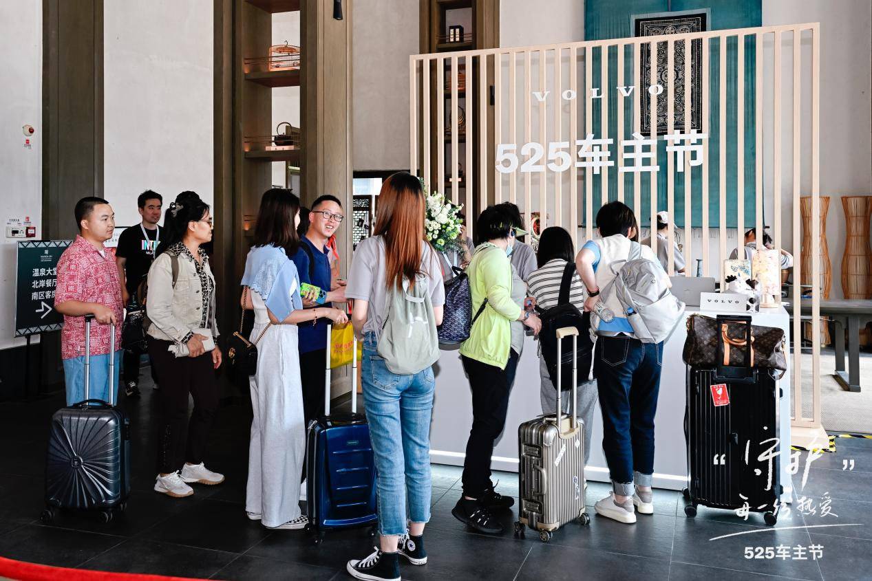 沃爾沃汽車525車主節狂歡進行時,線下門店AED設備全面到位!