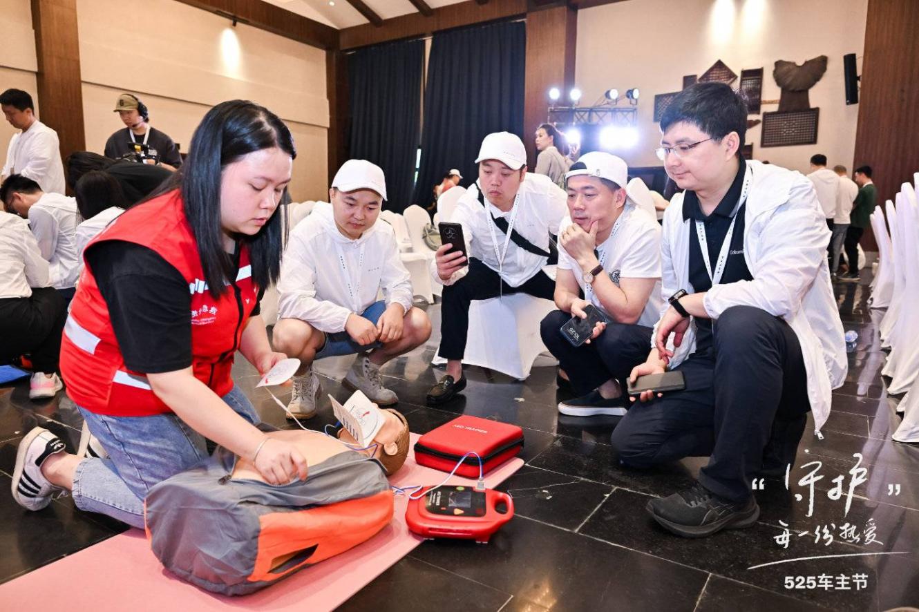 沃爾沃汽車525車主節狂歡進行時,線下門店AED設備全面到位!