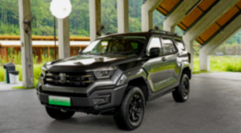 一小時訂單破5000臺?但內飾全是大塑料,神車普拉多還有戲嗎