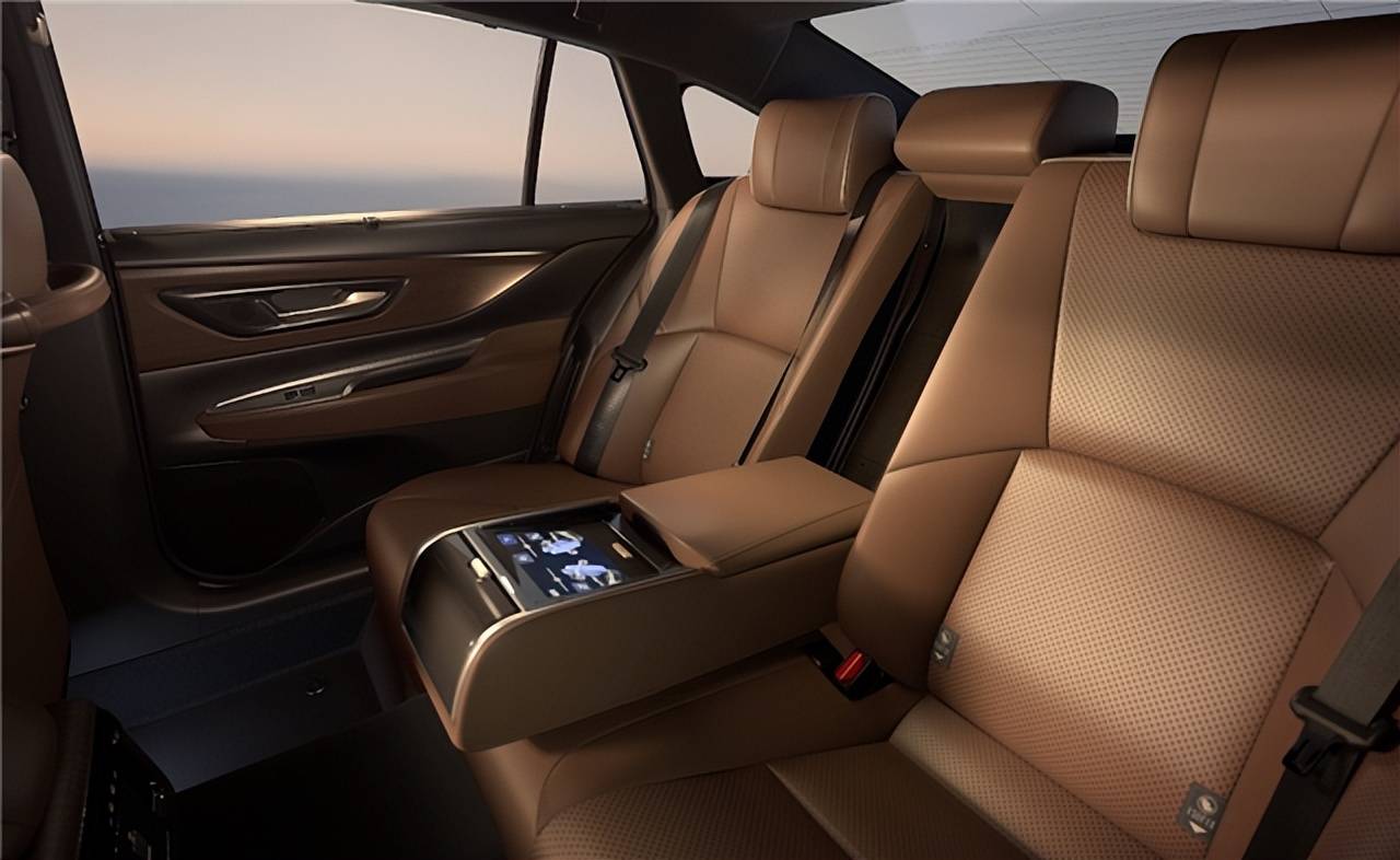 30萬不選雷克薩斯ES選皇冠,這才叫低調的奢華