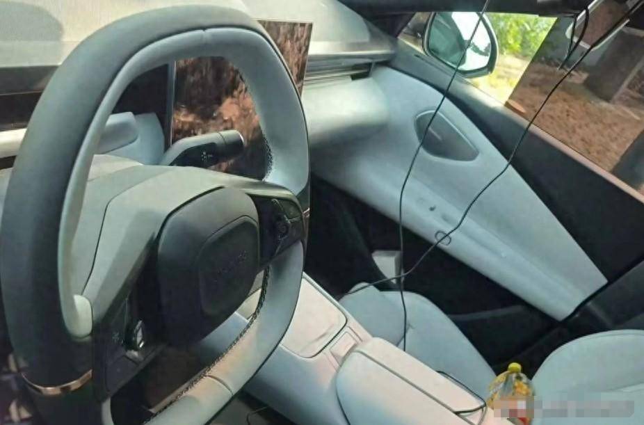 極氪001轎車版?領(lǐng)克ZERO實車內(nèi)飾曝光,賣多少錢合適