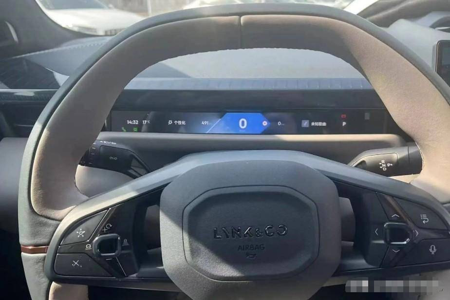 極氪001轎車版?領(lǐng)克ZERO實車內(nèi)飾曝光,賣多少錢合適