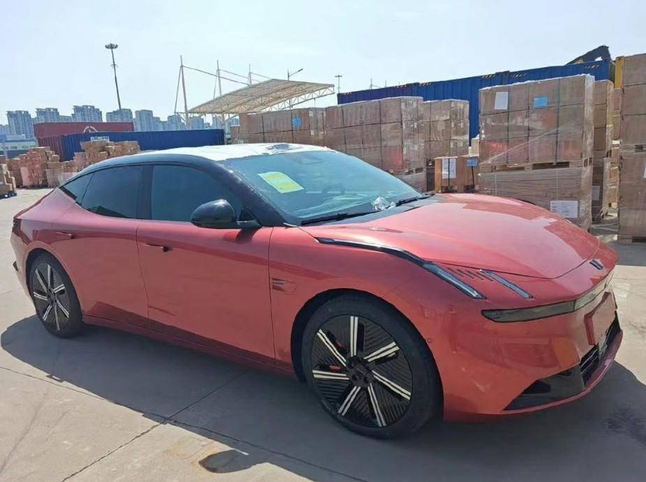 極氪001轎車版?領(lǐng)克ZERO實車內(nèi)飾曝光,賣多少錢合適