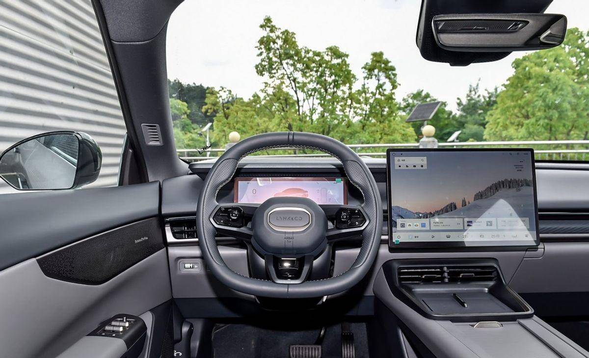 極氪001轎車版?領(lǐng)克ZERO實車內(nèi)飾曝光,賣多少錢合適