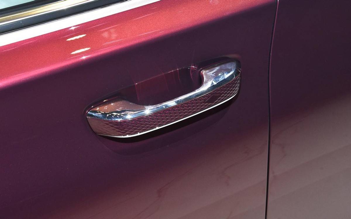 中國(guó)人自己的“賓利”、“勞斯萊斯”!紅旗國(guó)雅實(shí)車(chē)到店,或售110萬(wàn)起