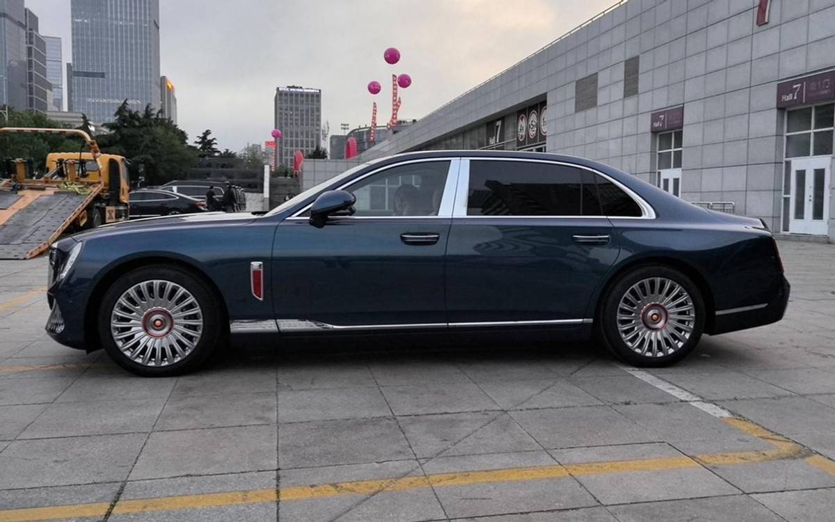 中國(guó)人自己的“賓利”、“勞斯萊斯”!紅旗國(guó)雅實(shí)車(chē)到店,或售110萬(wàn)起