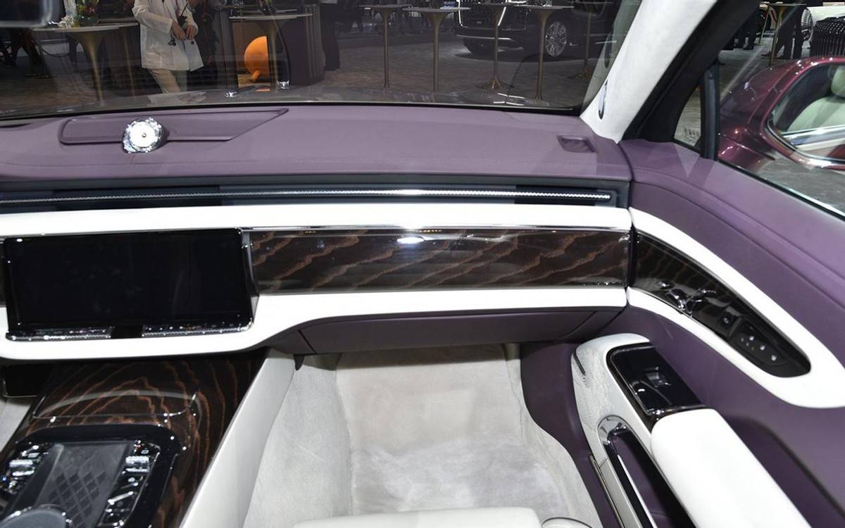 中國(guó)人自己的“賓利”、“勞斯萊斯”!紅旗國(guó)雅實(shí)車(chē)到店,或售110萬(wàn)起