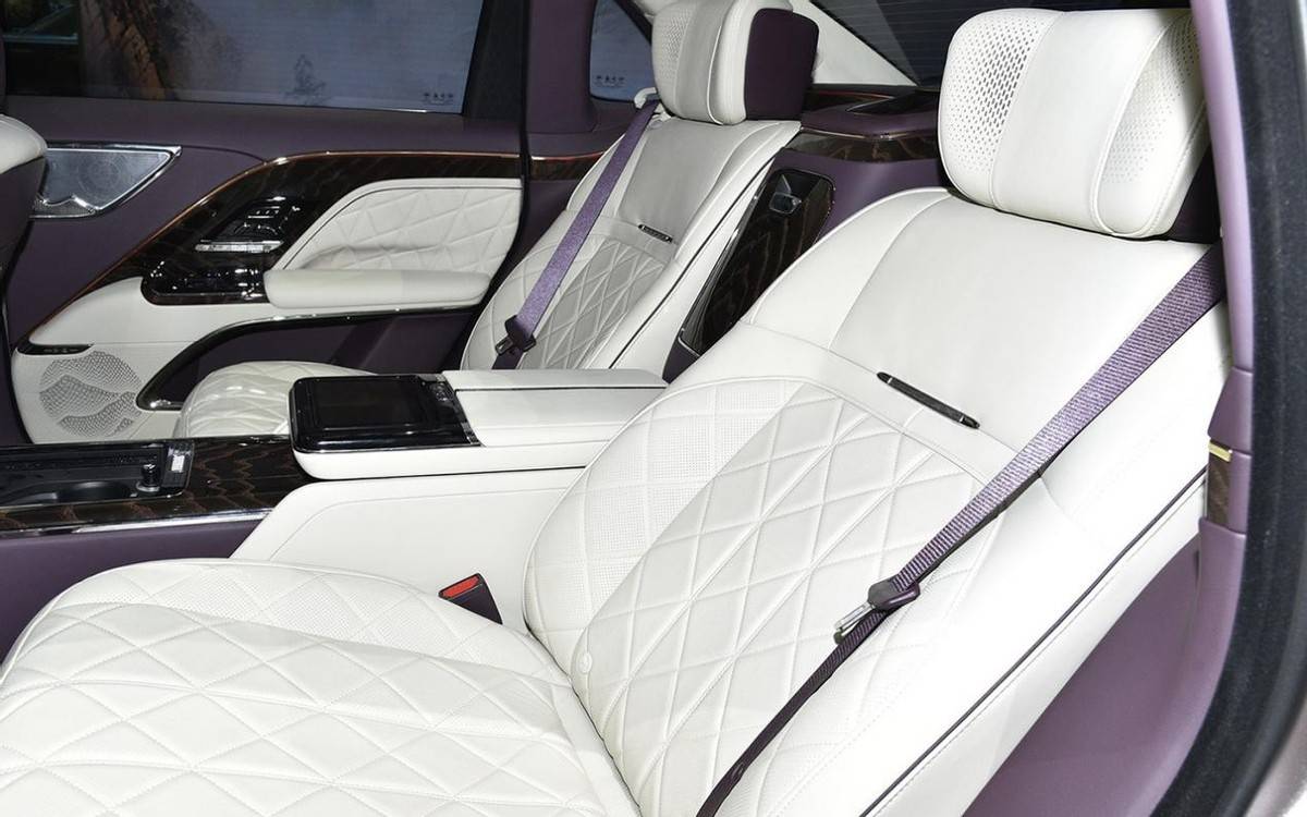 中國(guó)人自己的“賓利”、“勞斯萊斯”!紅旗國(guó)雅實(shí)車(chē)到店,或售110萬(wàn)起