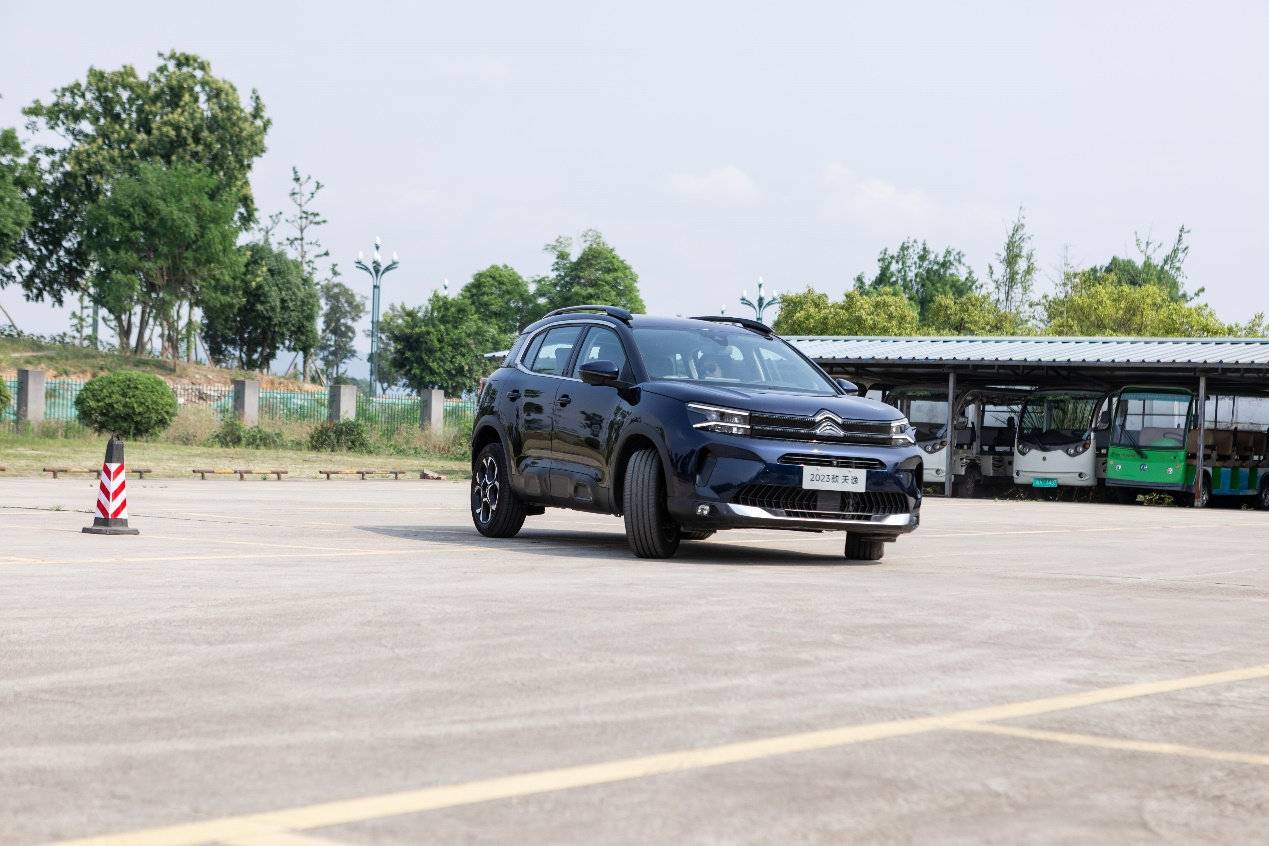 神龍汽車32周年,在駕控體驗中感受“良心車 神龍造”的品質(zhì)內(nèi)涵