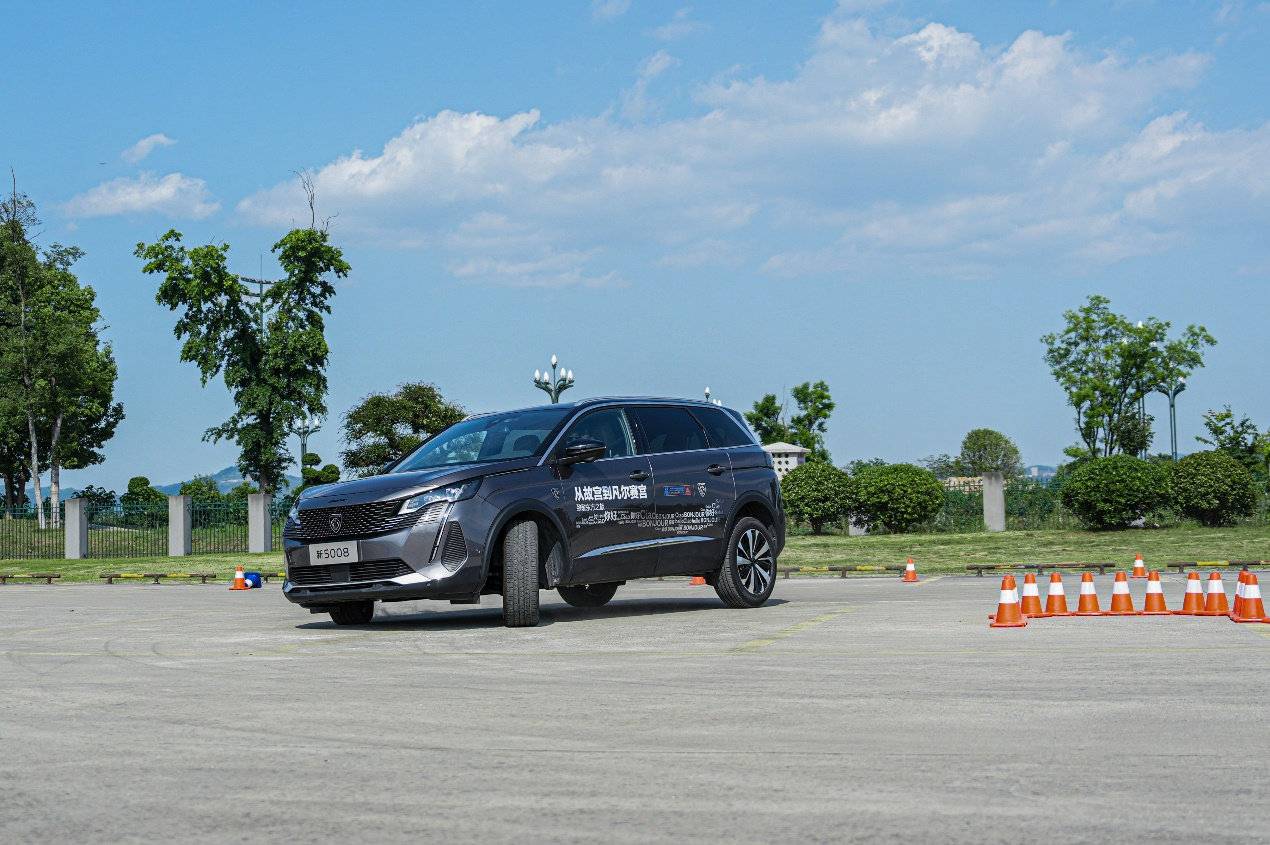 神龍汽車32周年,在駕控體驗中感受“良心車 神龍造”的品質(zhì)內(nèi)涵