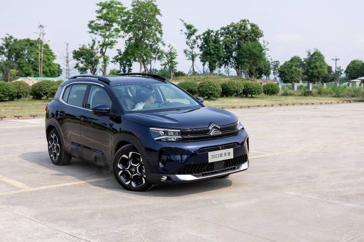 神龍汽車32周年,在駕控體驗中感受“良心車 神龍造”的品質(zhì)內(nèi)涵