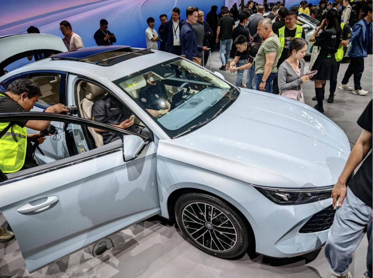 饋電油耗進(jìn)入2時(shí)代,秦L即將上市,售價(jià)引多方猜測(cè)