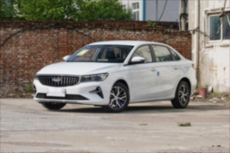 百公里油耗在5.6L,新款吉利帝豪實(shí)車(chē)亮相,換全新LOGO配1.5L+CVT