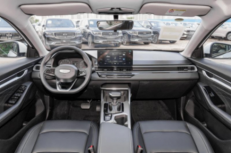 百公里油耗在5.6L,新款吉利帝豪實(shí)車(chē)亮相,換全新LOGO配1.5L+CVT