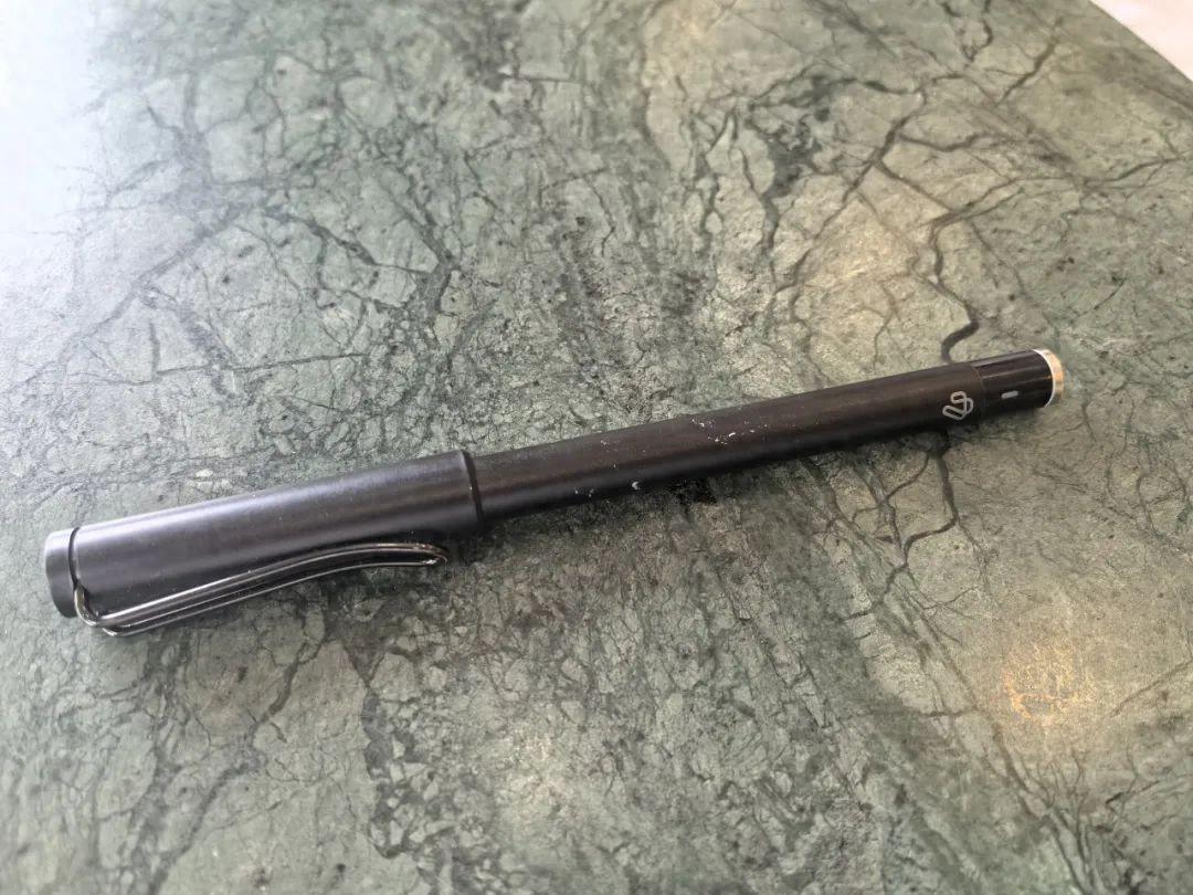 數字化還是折騰人?上海閔行部分學校推“智慧筆”惹家長吐槽