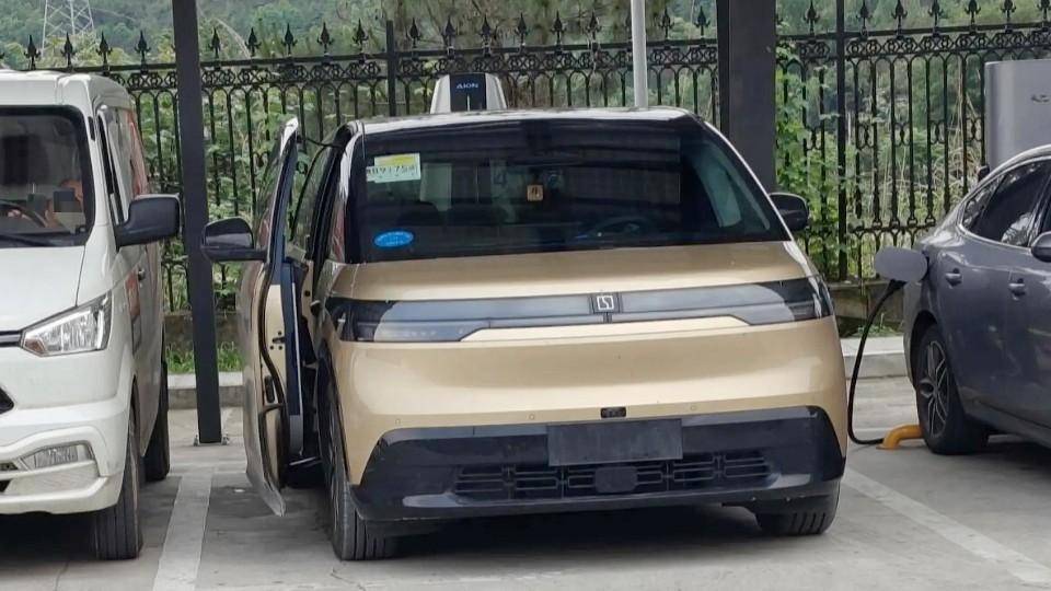 自重2.7噸的極氪MIX,電耗比轎車高0.5Wh,最省電SUV?