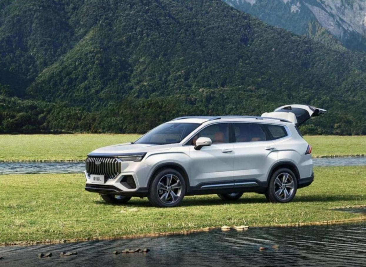 買啥途觀、探岳!4.86米7座SUV只賣11萬多,218馬力7.9L油耗