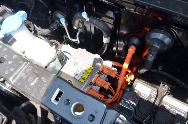 續航200公里,4.69萬的吉利熊貓卡丁值不值得買?