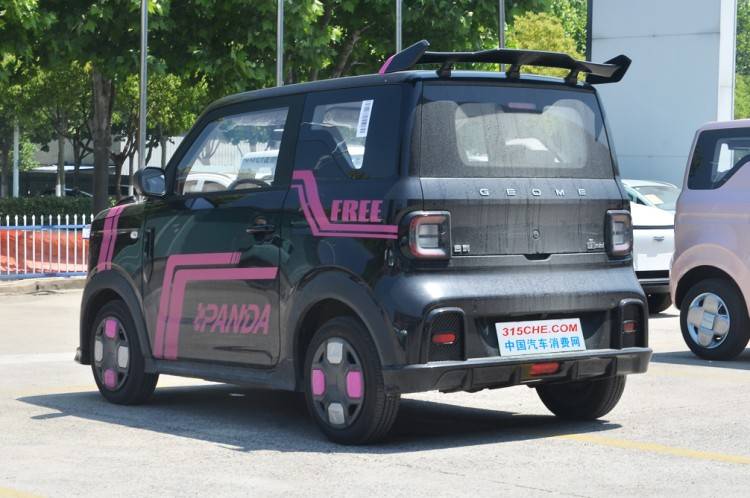 續航200公里,4.69萬的吉利熊貓卡丁值不值得買?