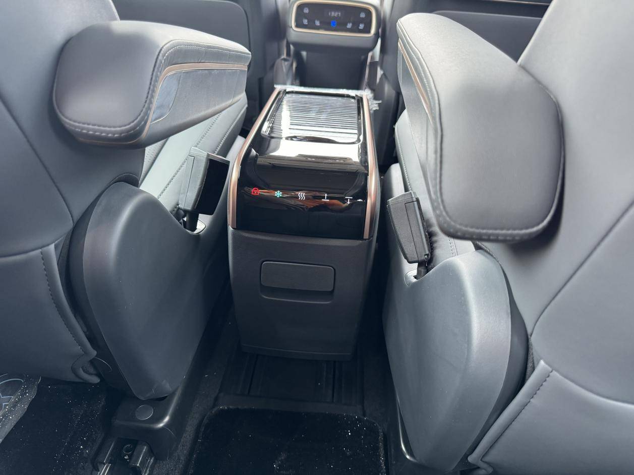 20萬的理想“平替”,除了冰箱彩電大沙發還有啥?