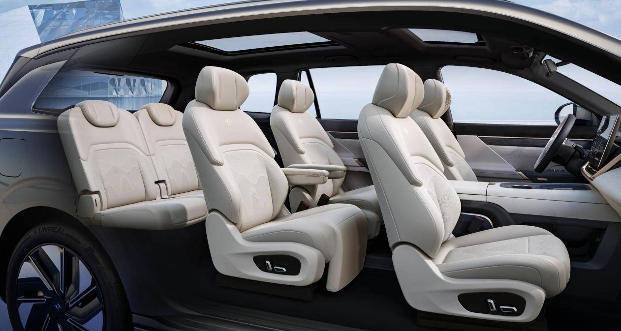 20萬的理想“平替”,除了冰箱彩電大沙發還有啥?