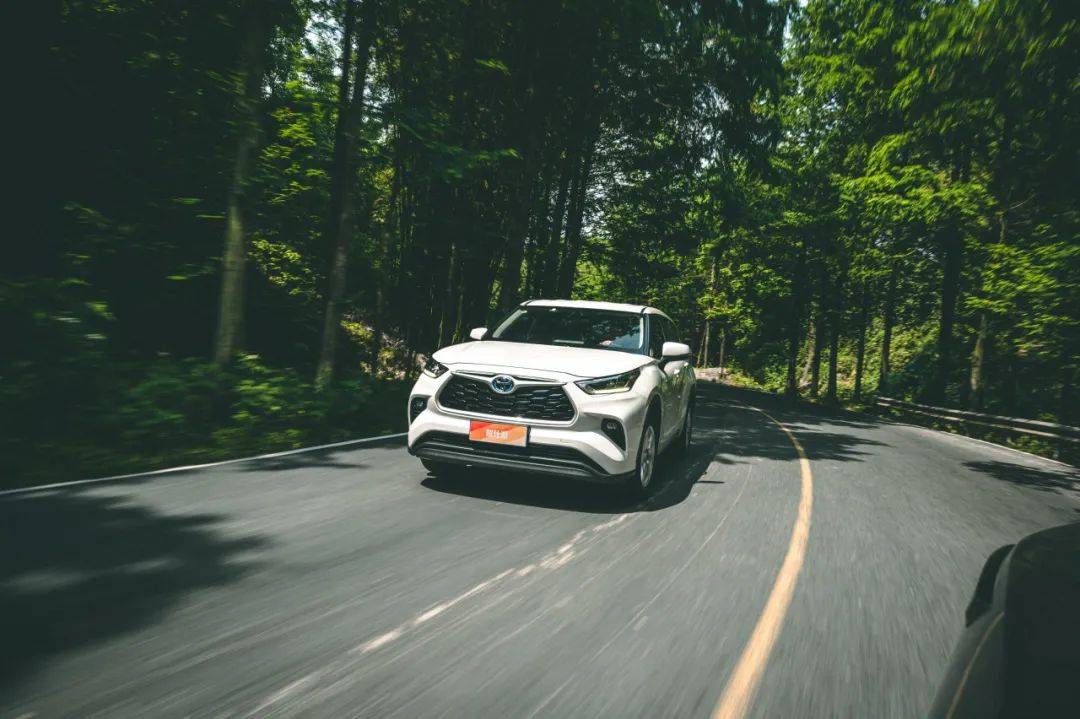 家庭七座SUV雙雄對決:漢蘭達加速稍快,日產探陸空間品質占優