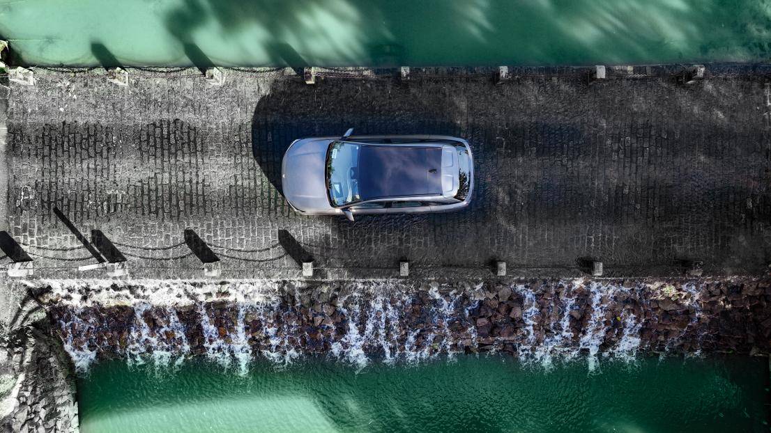 極狐阿爾法T5和比亞迪宋PLUS EV:誰(shuí)更適合日常家用?