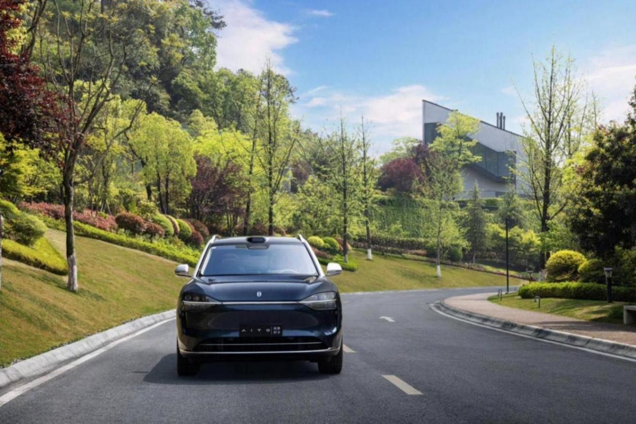 豪華品牌也很難,保時(shí)捷遭經(jīng)銷商“逼宮”,量?jī)r(jià)齊跌壓力很大