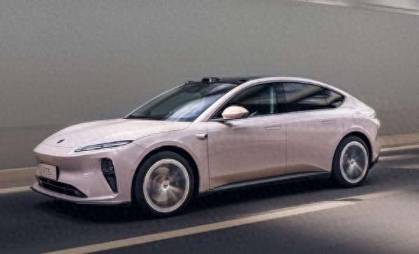 蔚來(lái)交付中心因交付車(chē)輛太多致交通擁堵 換電站暫停