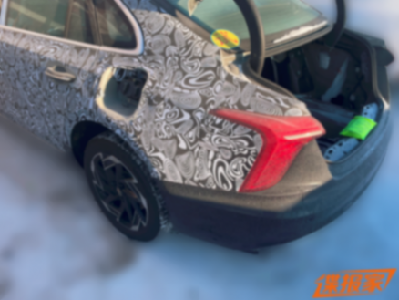 現款15.98萬起,紅旗H5插混版實車曝光,或搭載1.5T插混動力