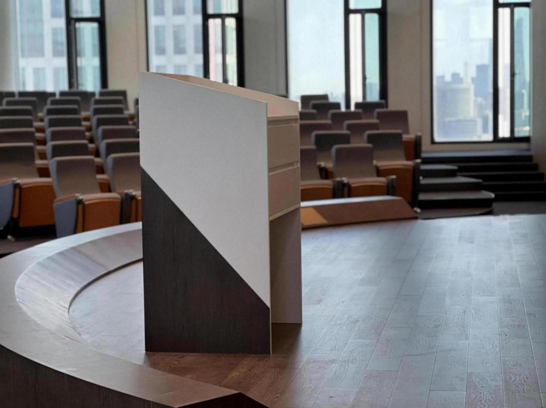 專門設置黑板隨時記錄靈感,上海這個數學研發機構瞄準的是什么?