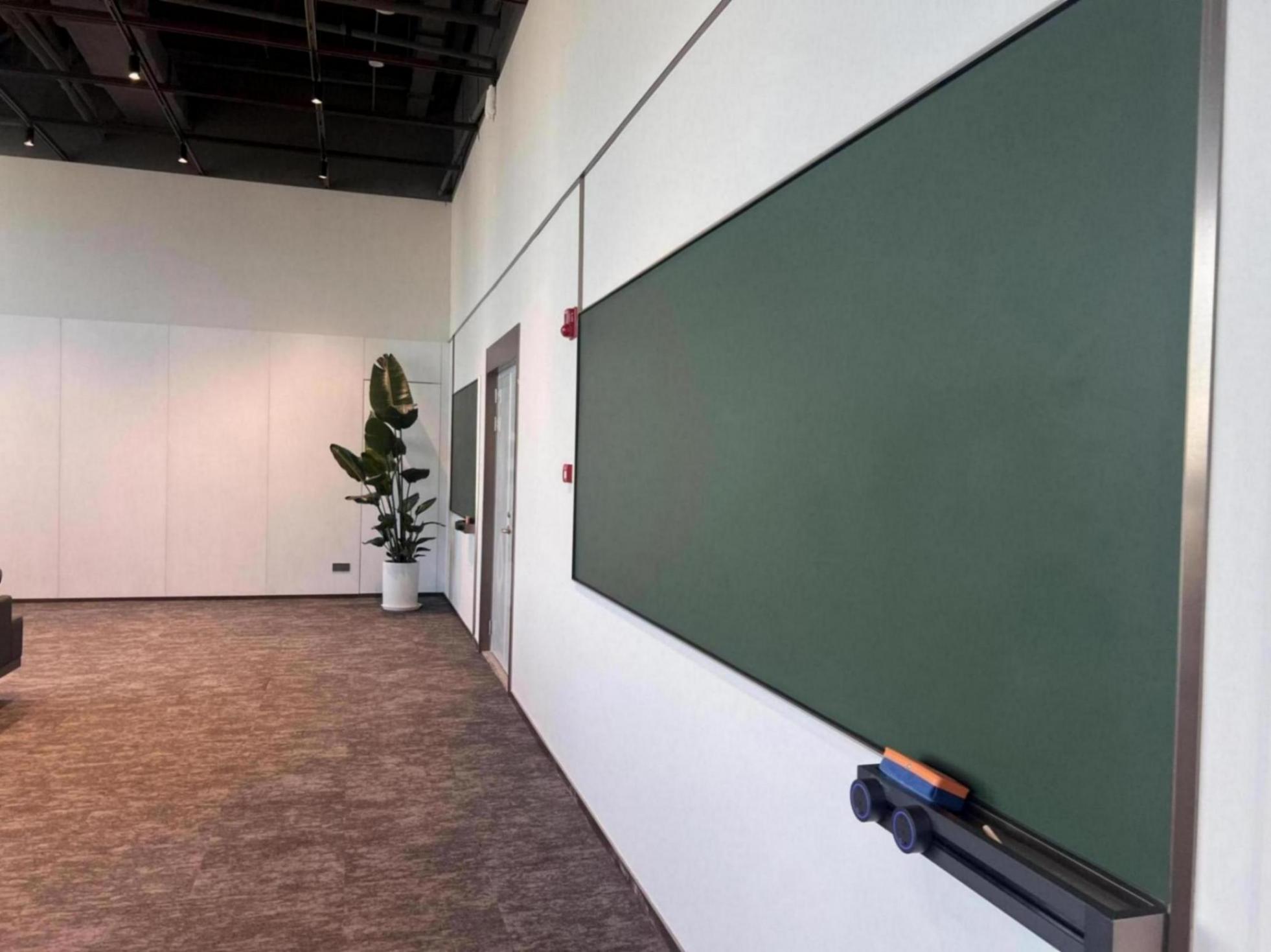 專門設置黑板隨時記錄靈感,上海這個數學研發機構瞄準的是什么?