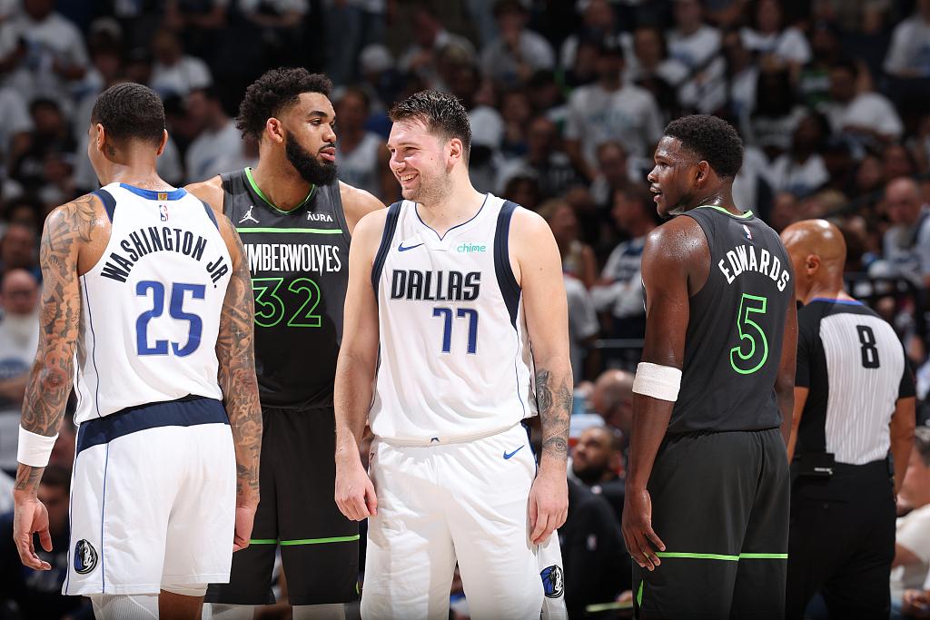 東契奇凌壓森林狼,歐文重逢波士頓