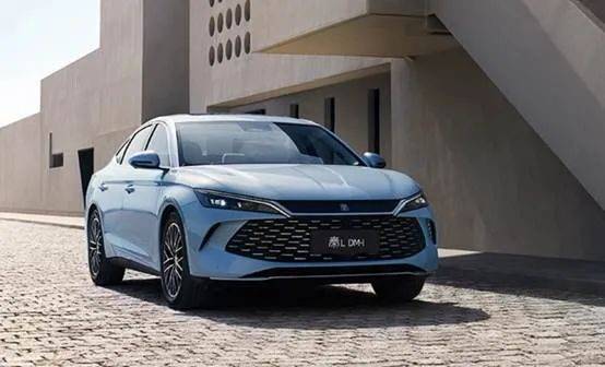 比亞迪和吉利爭“全球最高熱效率”,看熱鬧的都輸了