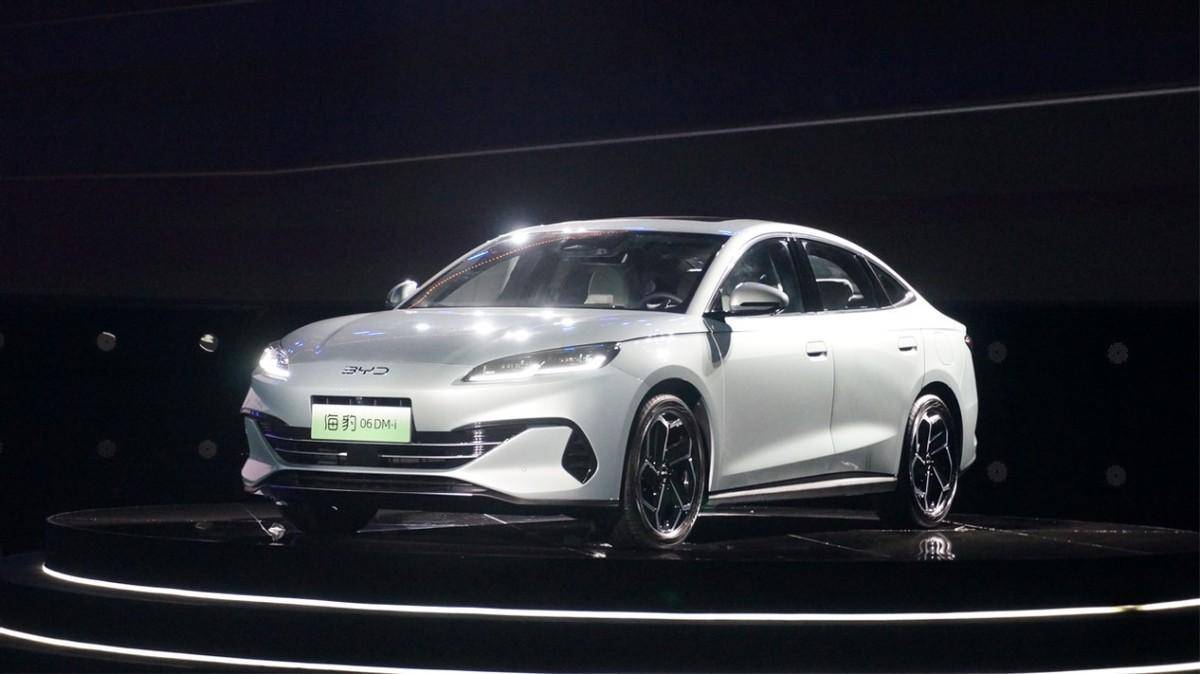 虧電油耗2.9L,比亞迪DM5.0“雙子星”秦L和海豹06,到底有多火?