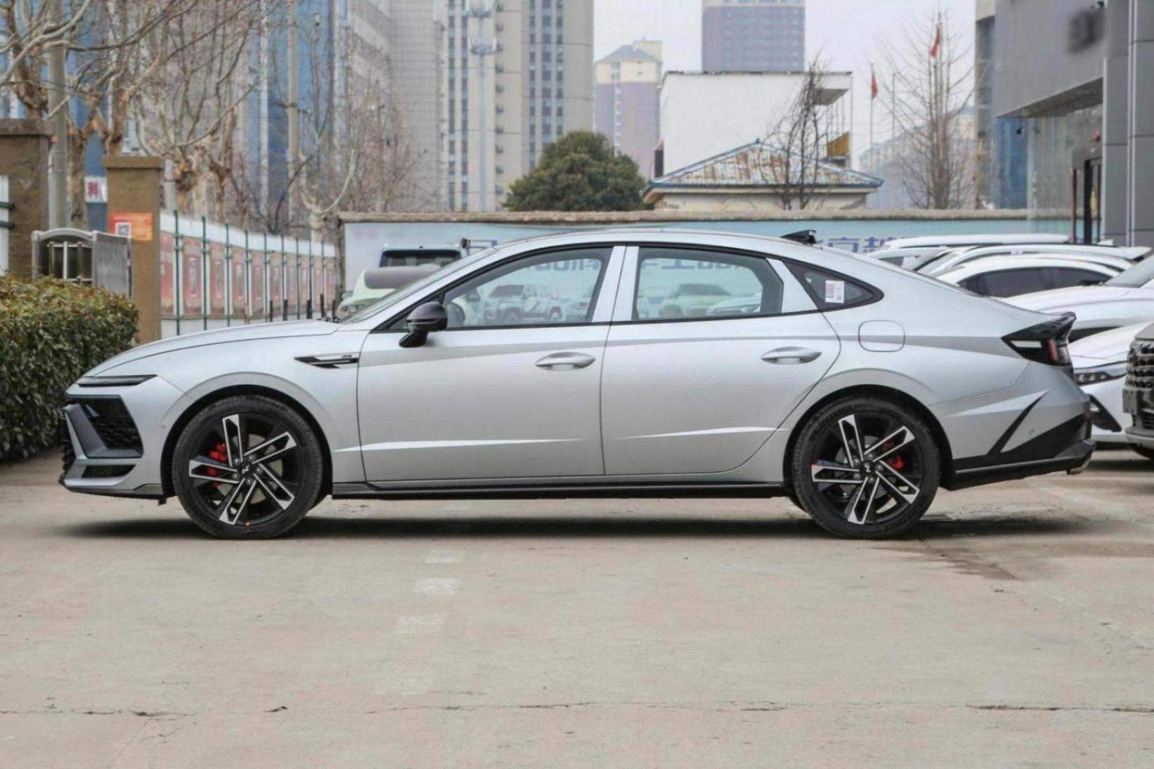 2.0T有250馬力,不足17萬買一臺頂配現代索納塔值嗎?