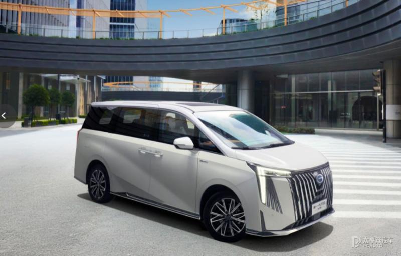 采用自研混動系統 傳祺M8大師超級混動版上市 售26.68萬元