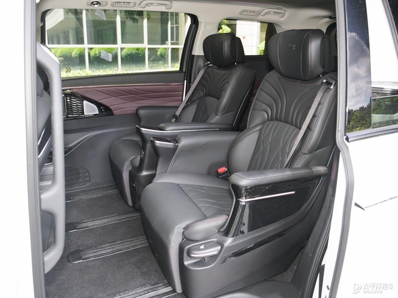 采用自研混動系統 傳祺M8大師超級混動版上市 售26.68萬元