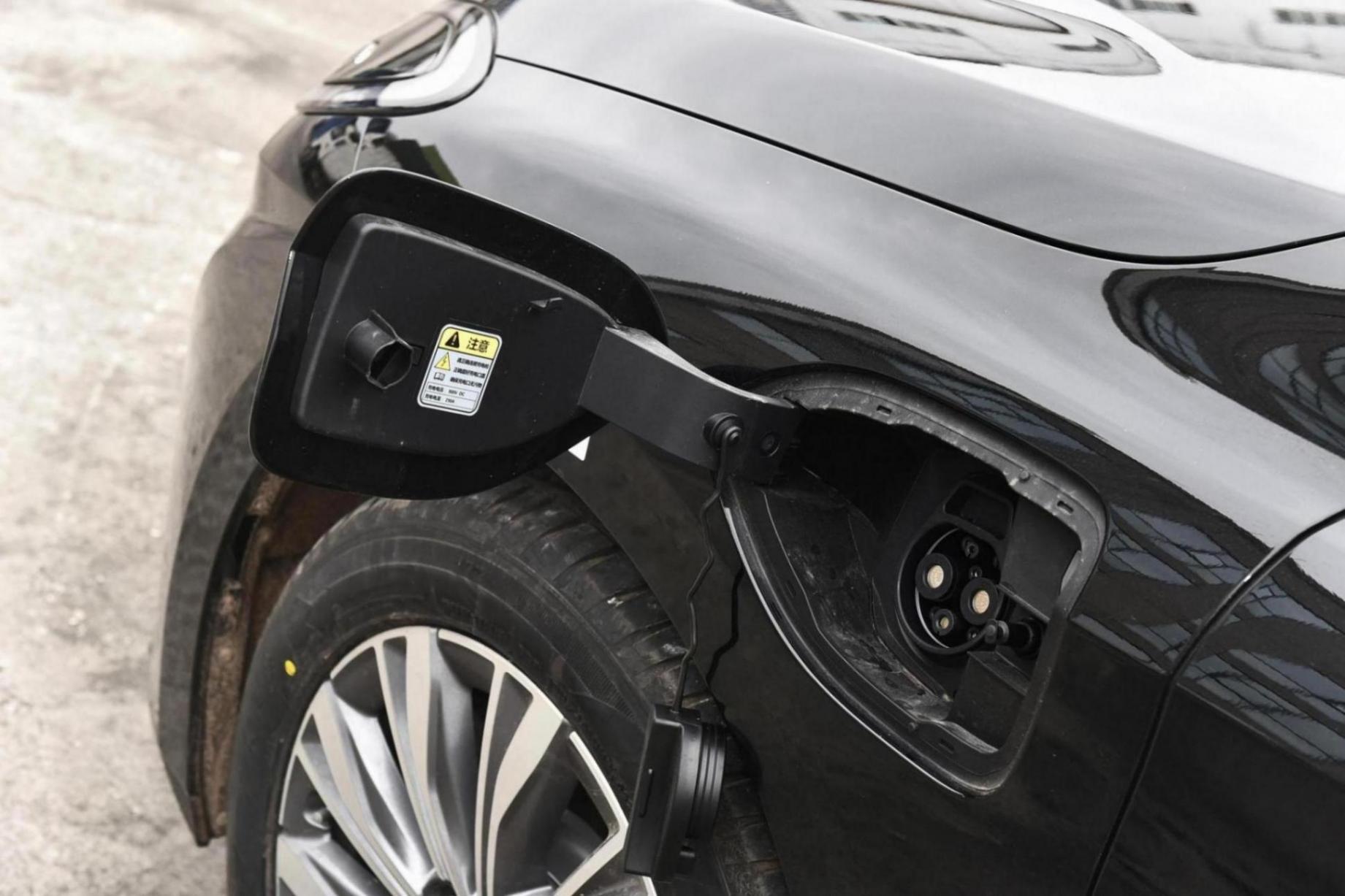 解讀紅旗E-QM5,定位中型車,售價16.58萬起,產品力如何?