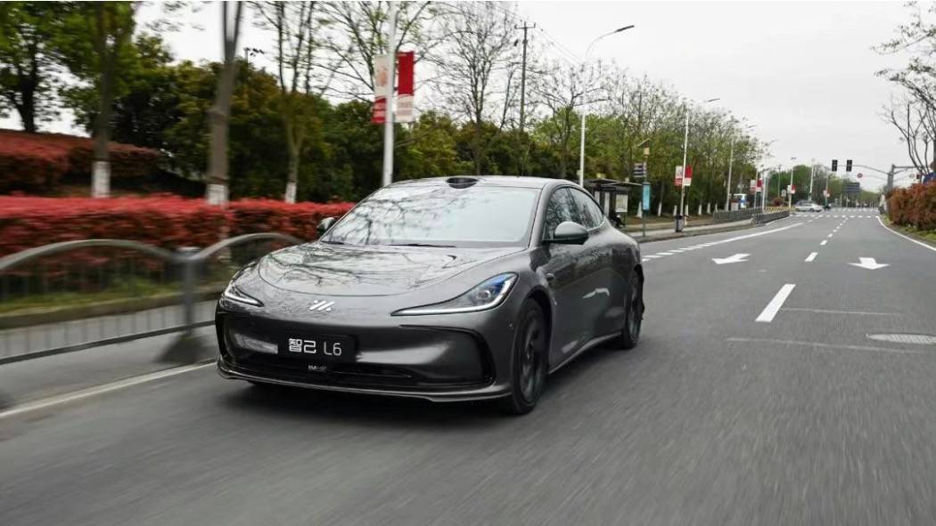 真有料、價格還低調 試駕智己L6