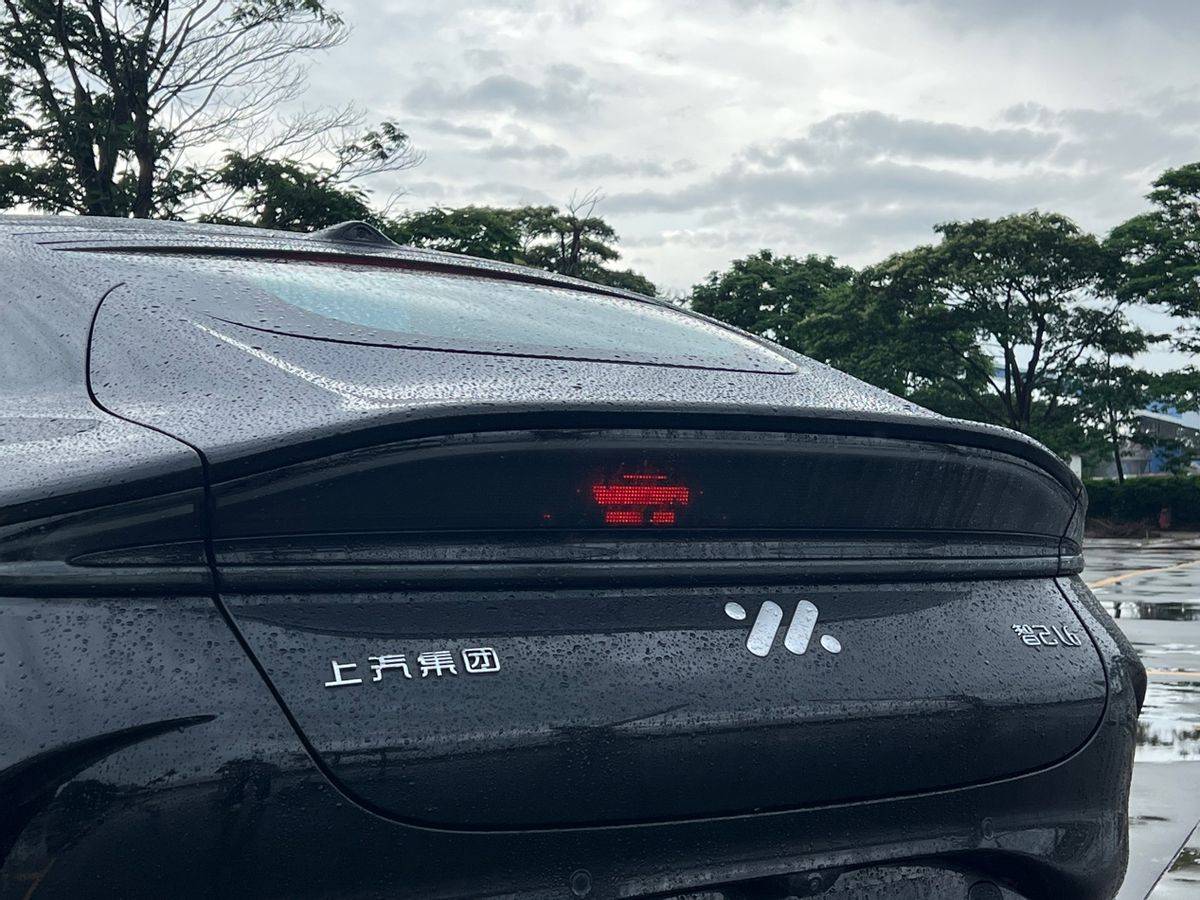 真有料、價格還低調 試駕智己L6