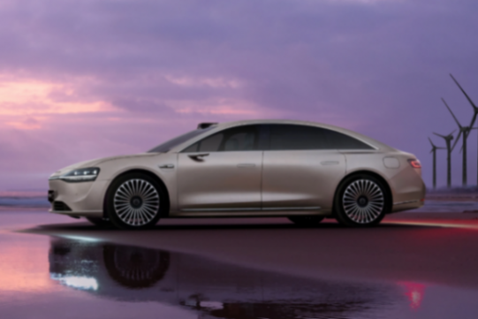 余承東:鴻蒙智行今年銷量已達13.4萬輛,正考慮是否制造硬派越野