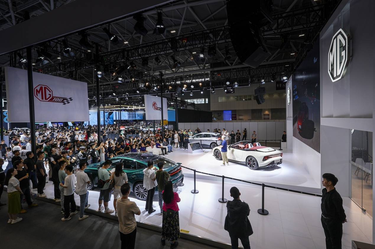 驚!全球零距離首次車展現場拆車,就在粵港澳車展MG展臺