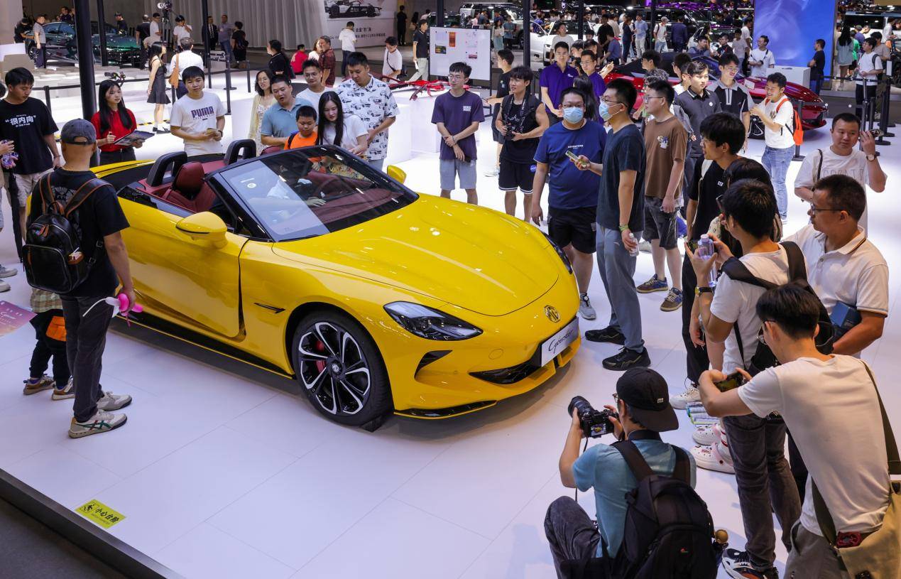 驚!全球零距離首次車展現場拆車,就在粵港澳車展MG展臺