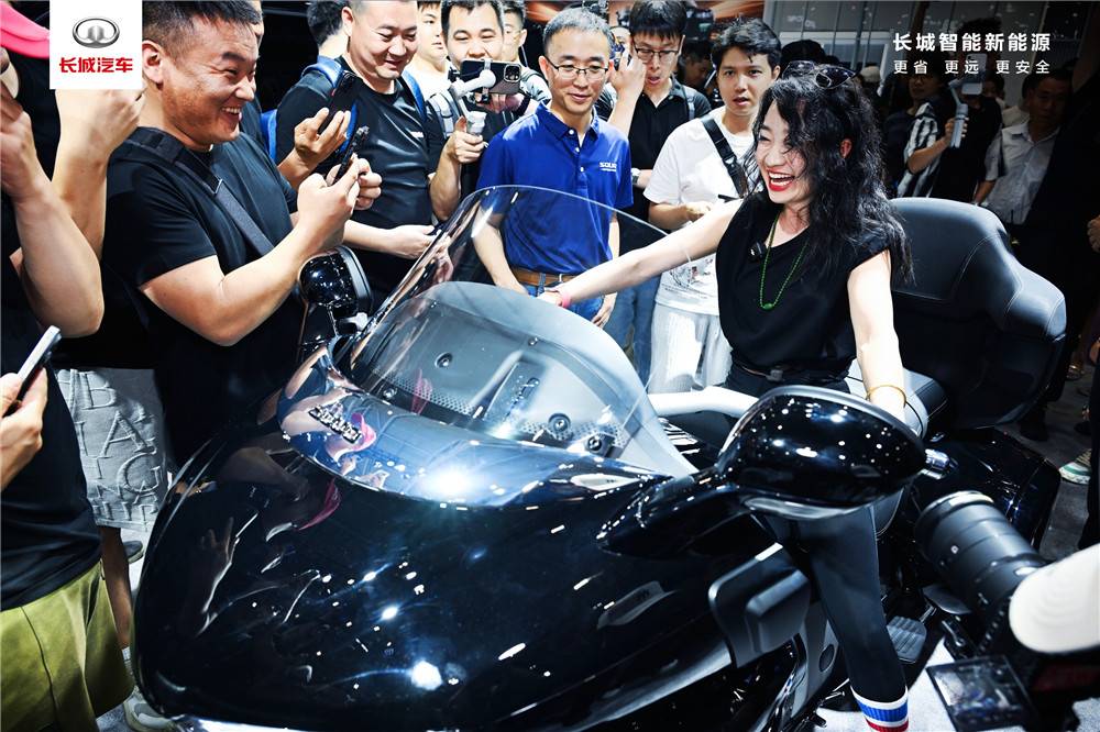 三大旗艦共赴熱愛 長(zhǎng)城汽車閃耀2024粵港澳大灣區(qū)車展