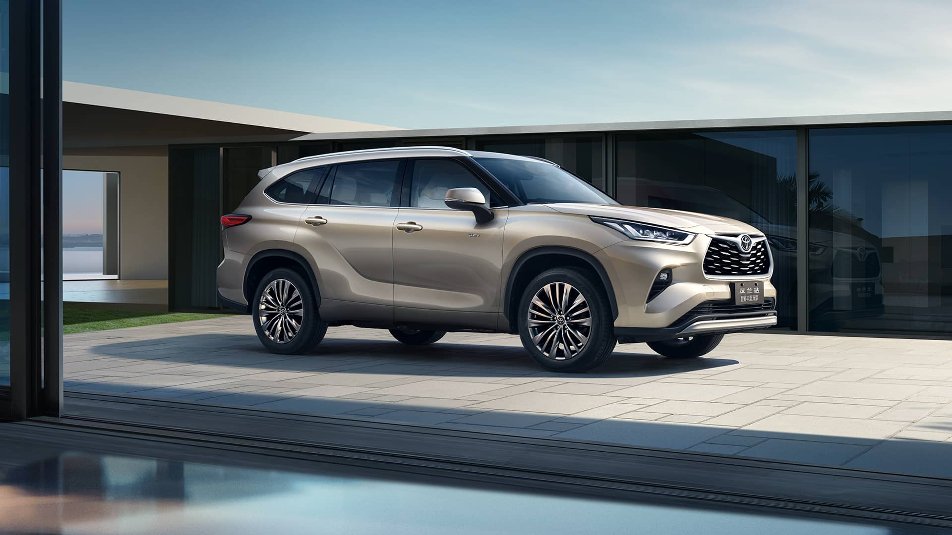 途觀LPro被偷家了?近5米SUV不到23萬,油耗不到6L,老車主虧慘了